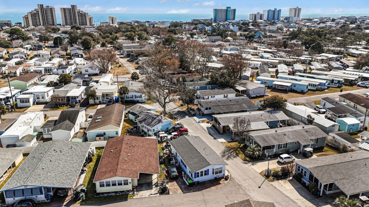 1664 E Lake Dr. Photo 4