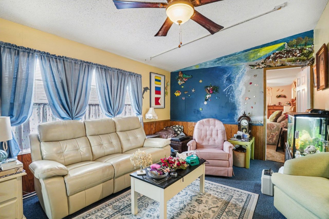 1664 E Lake Dr. Photo 6