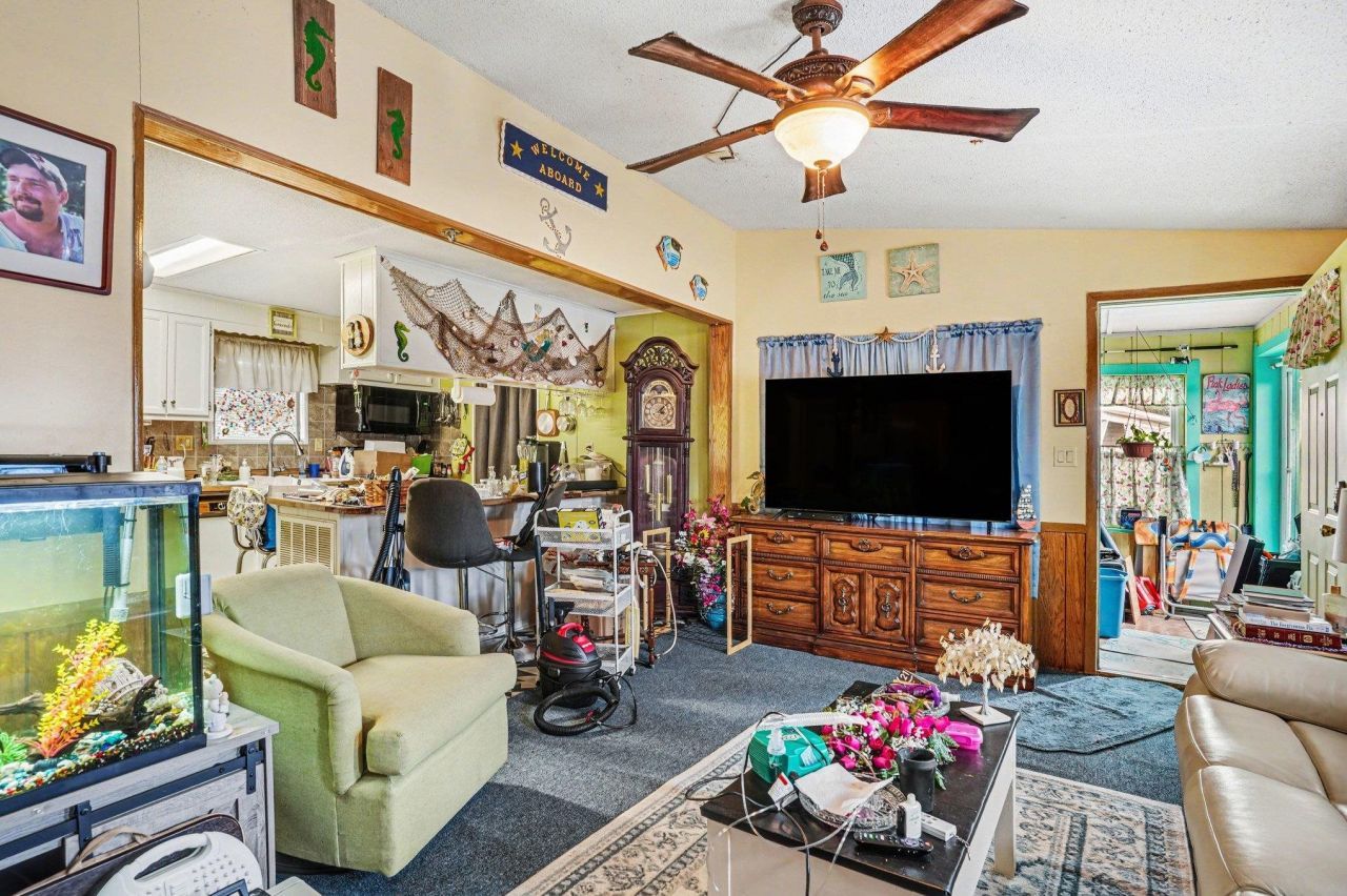 1664 E Lake Dr. Photo 8