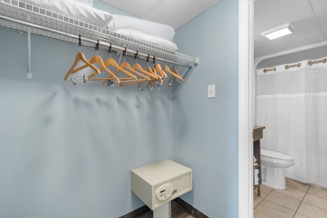 6900 N Ocean Blvd. Photo 15