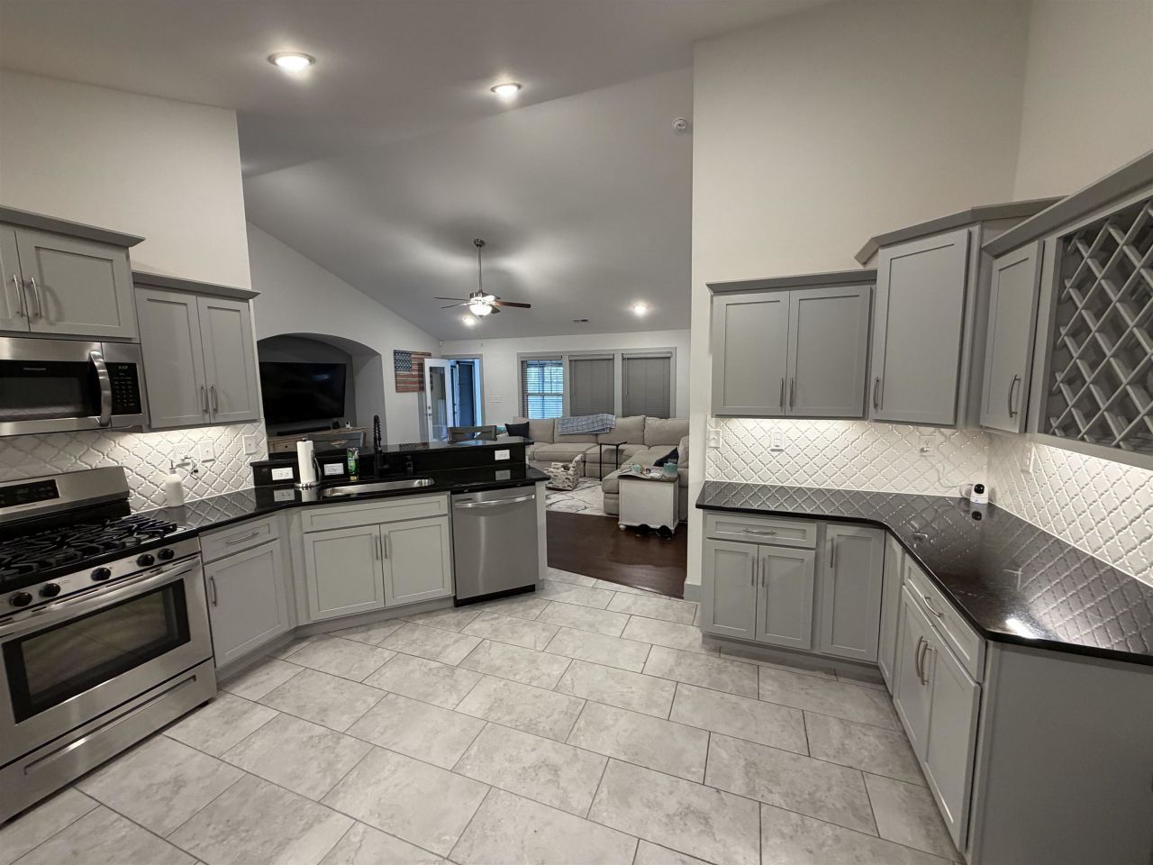 519 Oak Pond Ct.  Photo 6