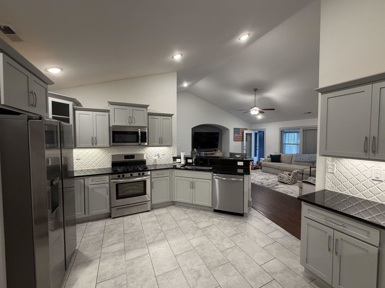 519 Oak Pond Ct.  Photo 7