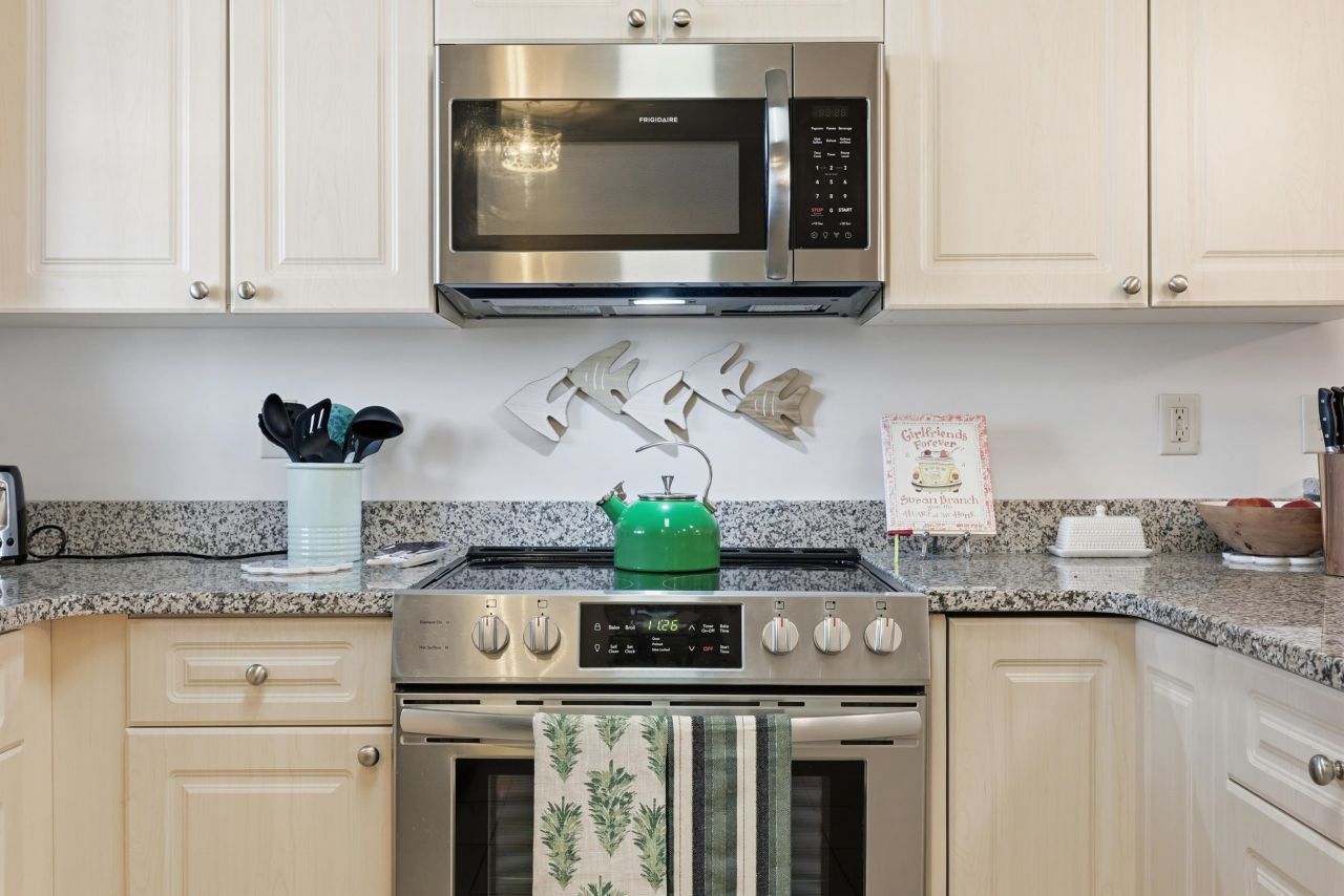 4894 Luster Leaf Circle Photo 17