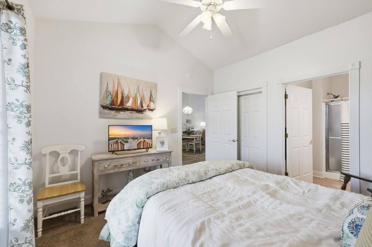 4894 Luster Leaf Circle Photo 25