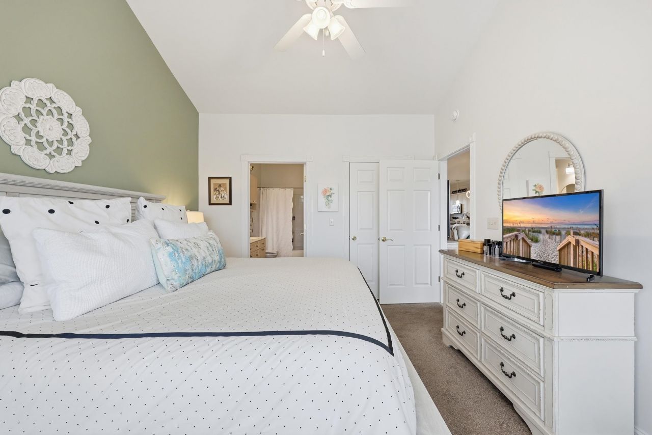 4894 Luster Leaf Circle Photo 29