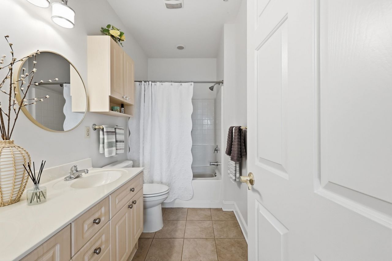 4894 Luster Leaf Circle Photo 32