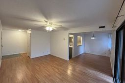10301 N Kings Hwy. photo 4
