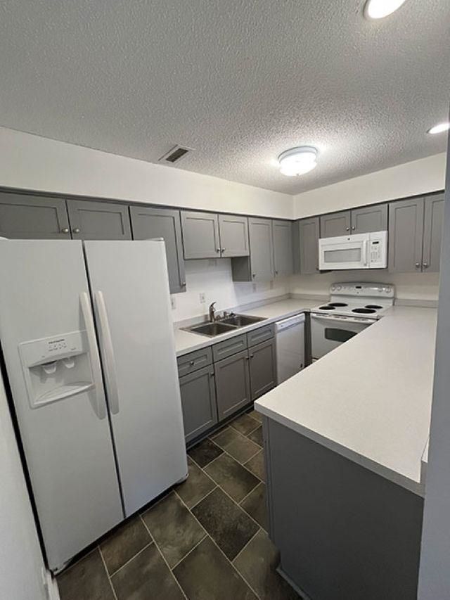 10301 N Kings Hwy.  Photo 4