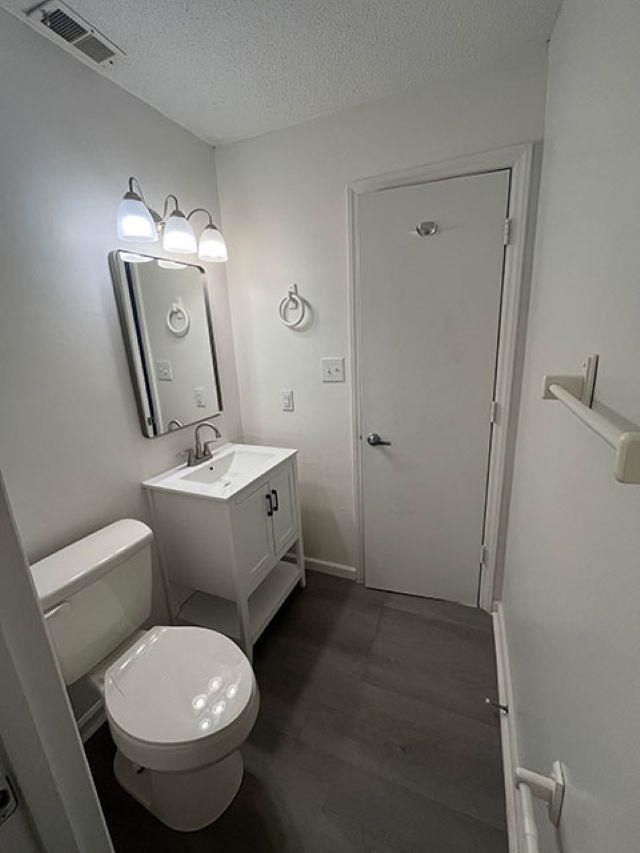 10301 N Kings Hwy.  Photo 8