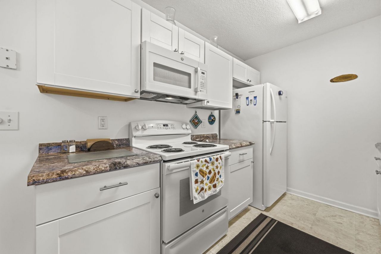 8649 Southbridge Dr.  Photo 9