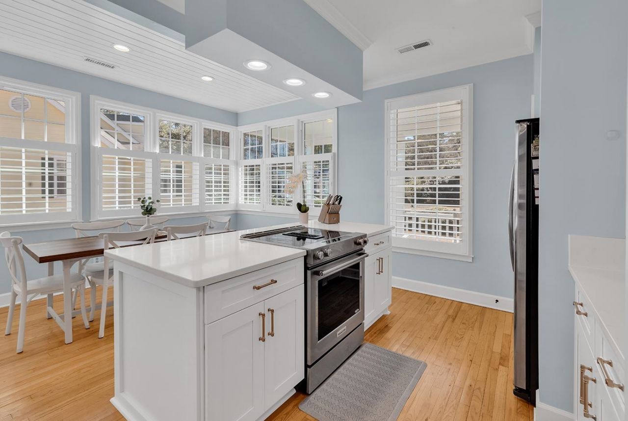 3045 Court St.  Photo 11