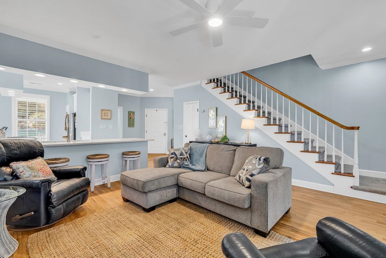 3045 Court St.  Photo 4