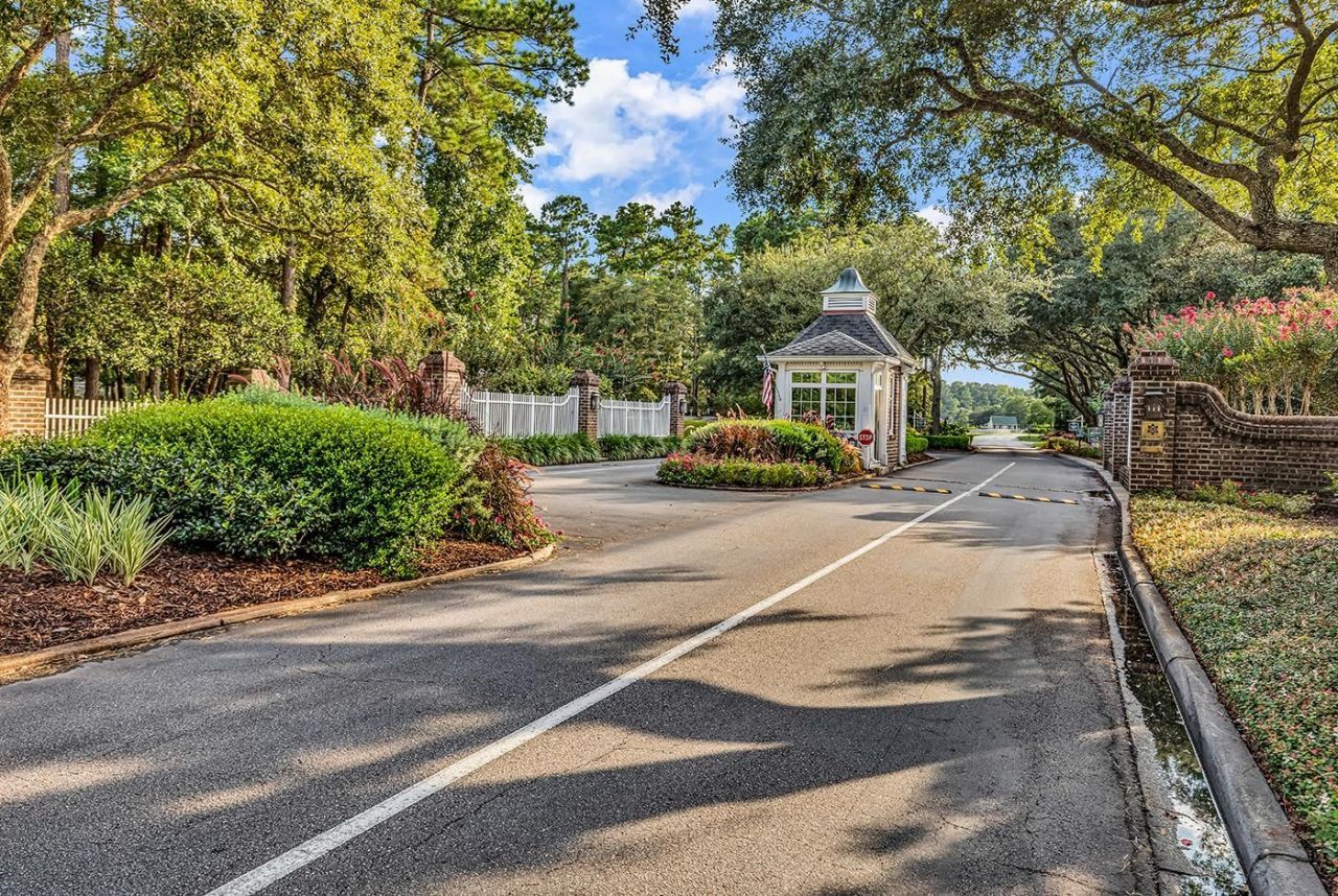 3045 Court St.  Photo 45