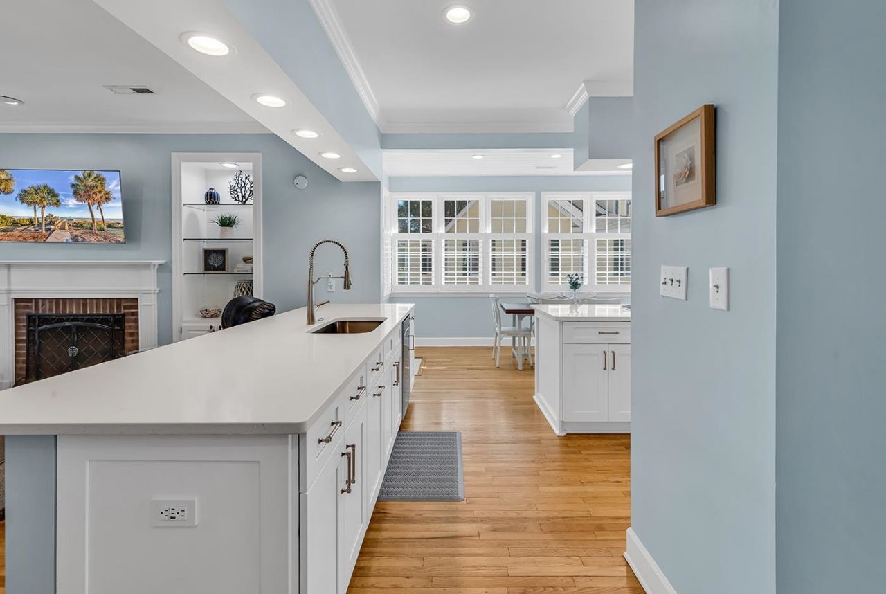 3045 Court St.  Photo 8