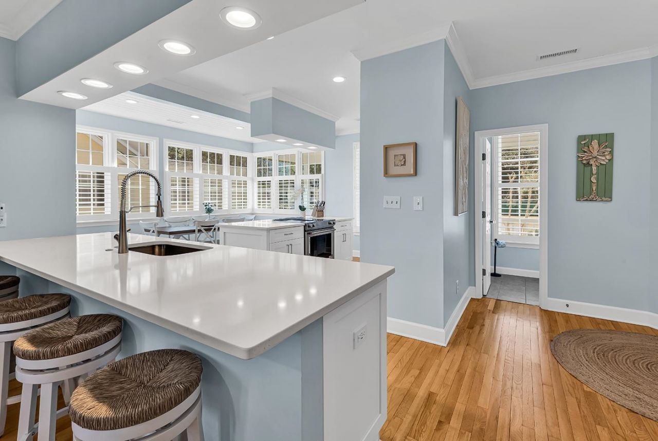 3045 Court St.  Photo 9