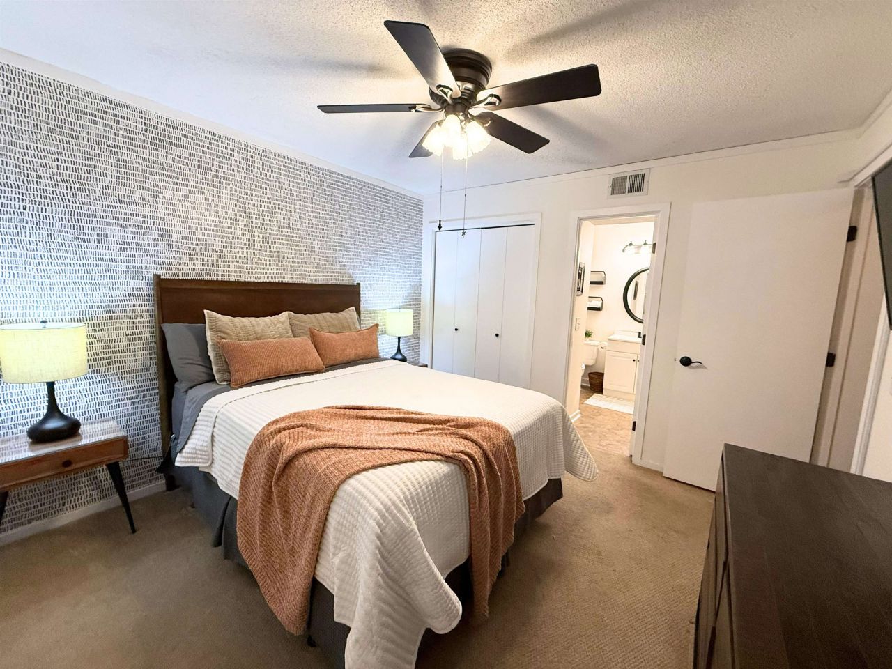 5905 S Kings Hwy. Photo 7