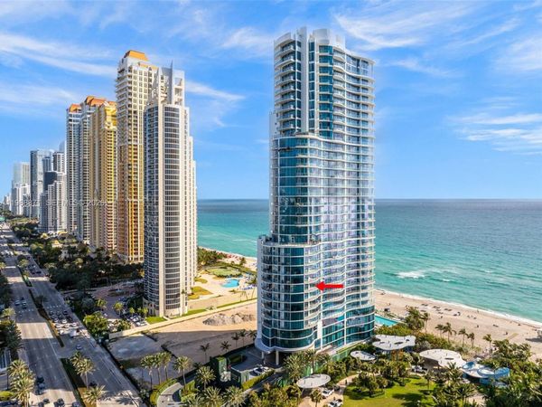17475 Collins Ave, Unit 703, Sunny Isles Beach, FL 33160