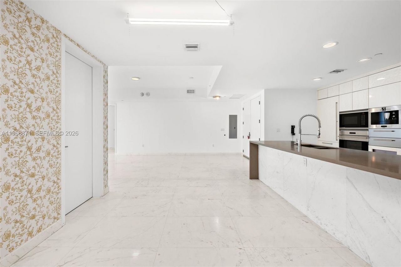 17475 Collins Ave, Unit 703, Sunny Isles Beach, FL 33160 Photo