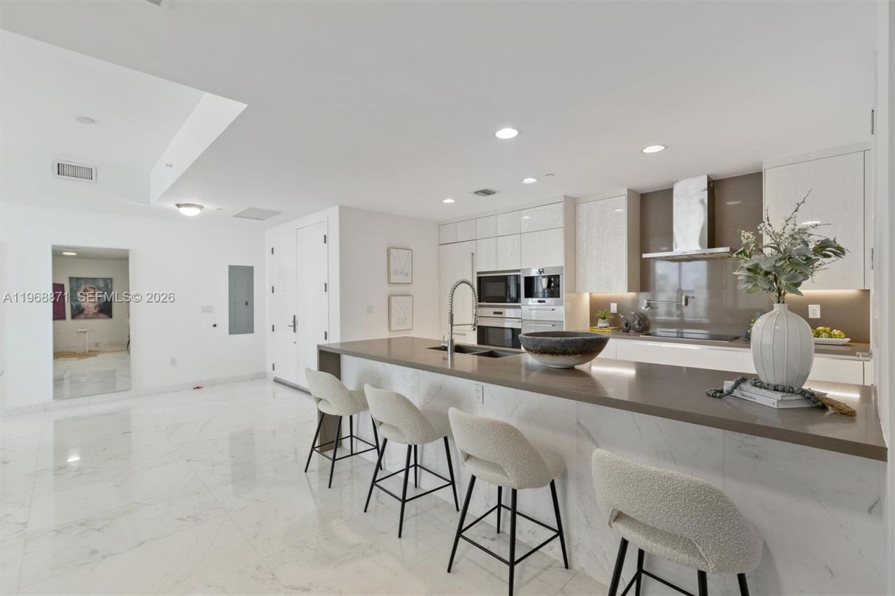 17475 Collins Ave, Unit 703, Sunny Isles Beach, FL 33160 Photo