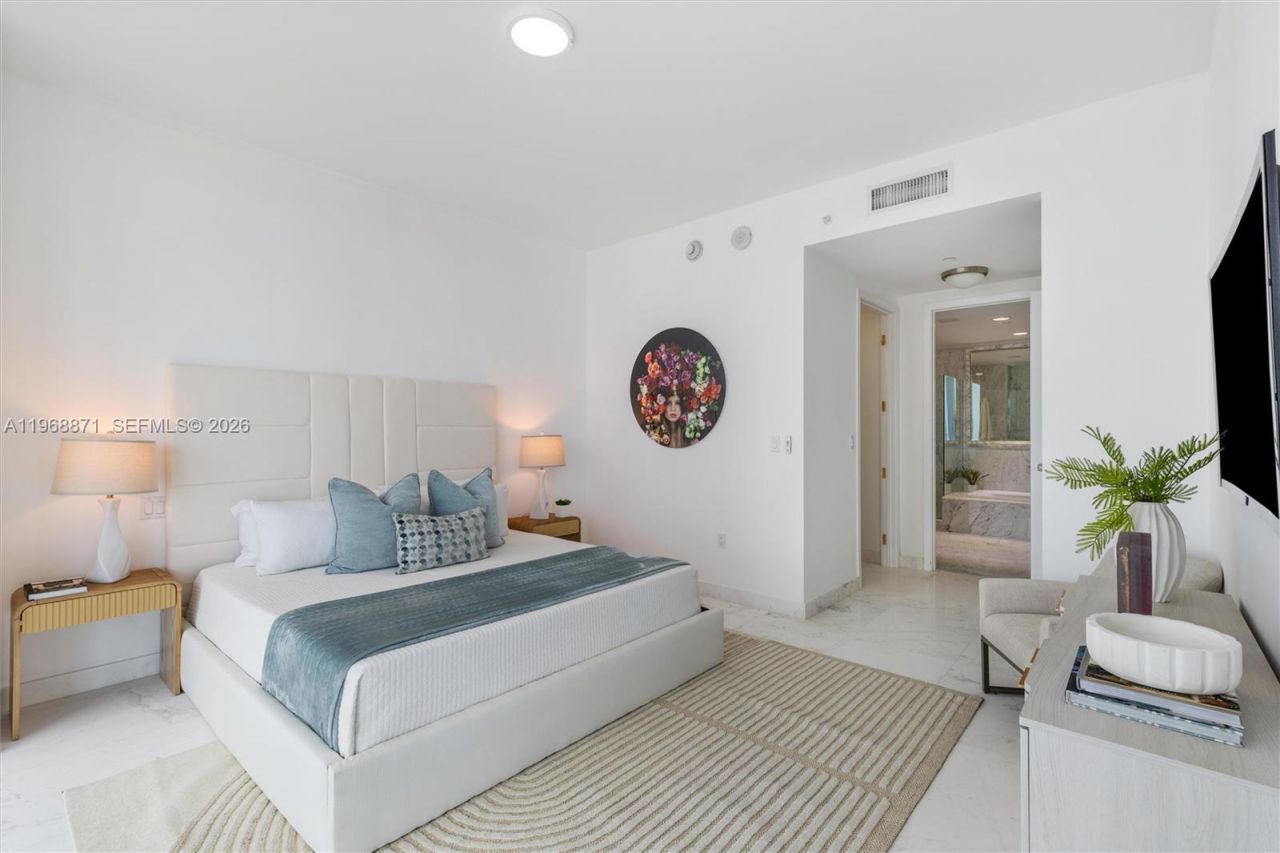 17475 Collins Ave, Unit 703, Sunny Isles Beach, FL 33160 Photo