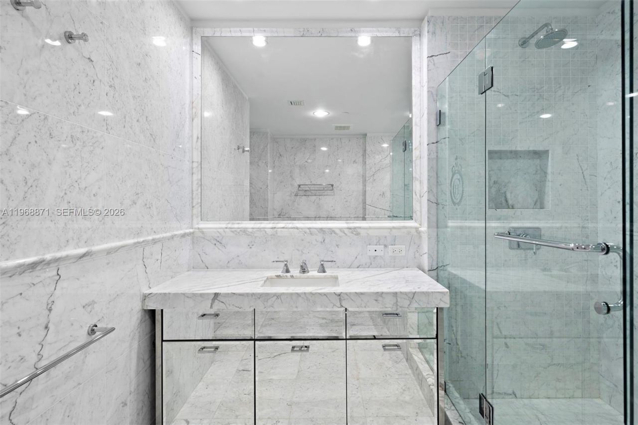 17475 Collins Ave, Unit 703, Sunny Isles Beach, FL 33160 Photo