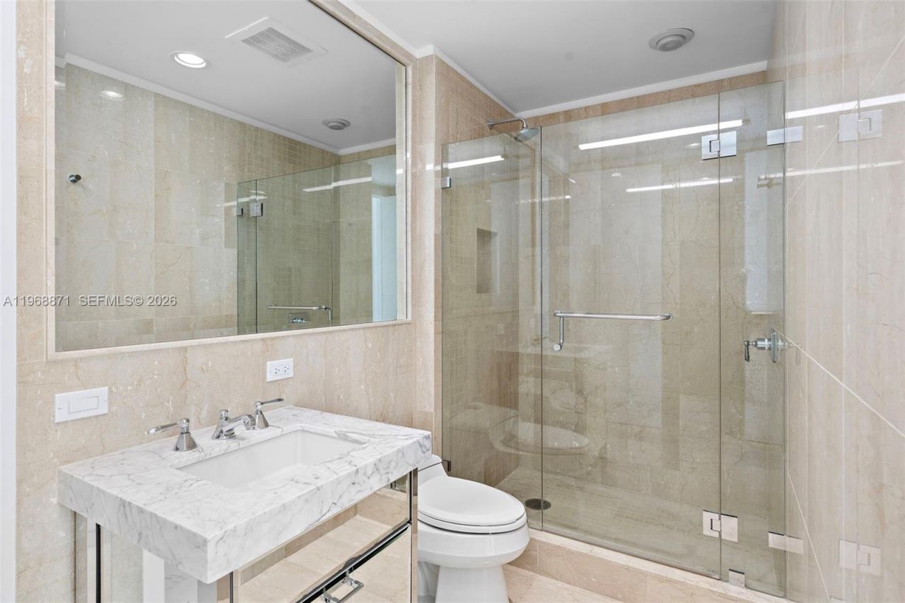 17475 Collins Ave, Unit 703, Sunny Isles Beach, FL 33160 Photo