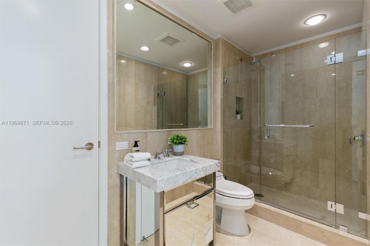 17475 Collins Ave, Unit 703, Sunny Isles Beach, FL 33160 Photo