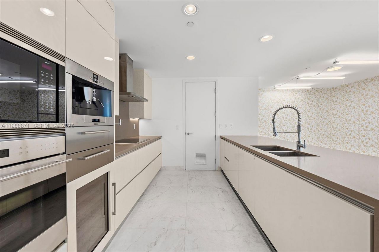 17475 Collins Ave, Unit 703, Sunny Isles Beach, FL 33160 Photo