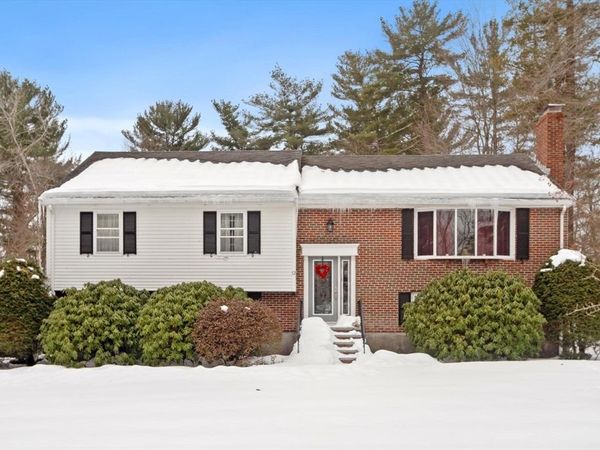 12 Heritage Lane, Lynnfield, MA 01940