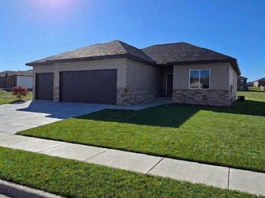 9229 S 80th Street, Lincoln, NE 68516