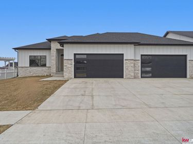3510 Tree Line Drive, Lincoln, NE 68516