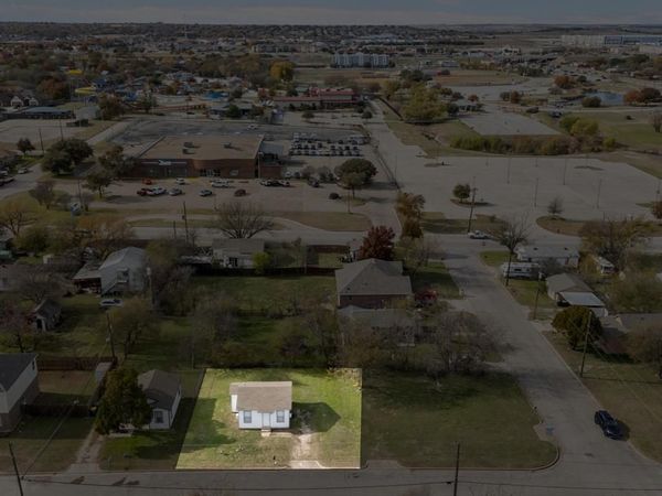 313 Hallvale Drive , White Settlement, TX 76108