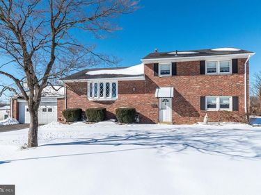 908 G AVENUE, GLENSIDE, PA 19038