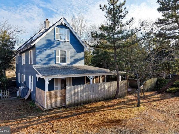 210 E MARKET STREET, LEWES, DE 19958