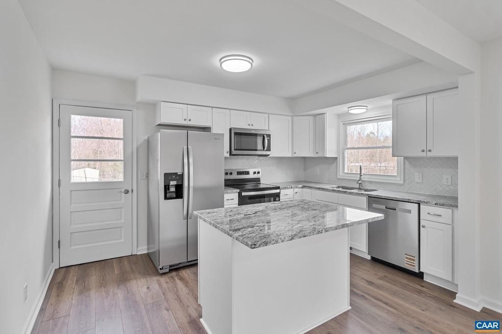 115 Deerwood Dr, Charlottesville, VA 22911 Main Photo