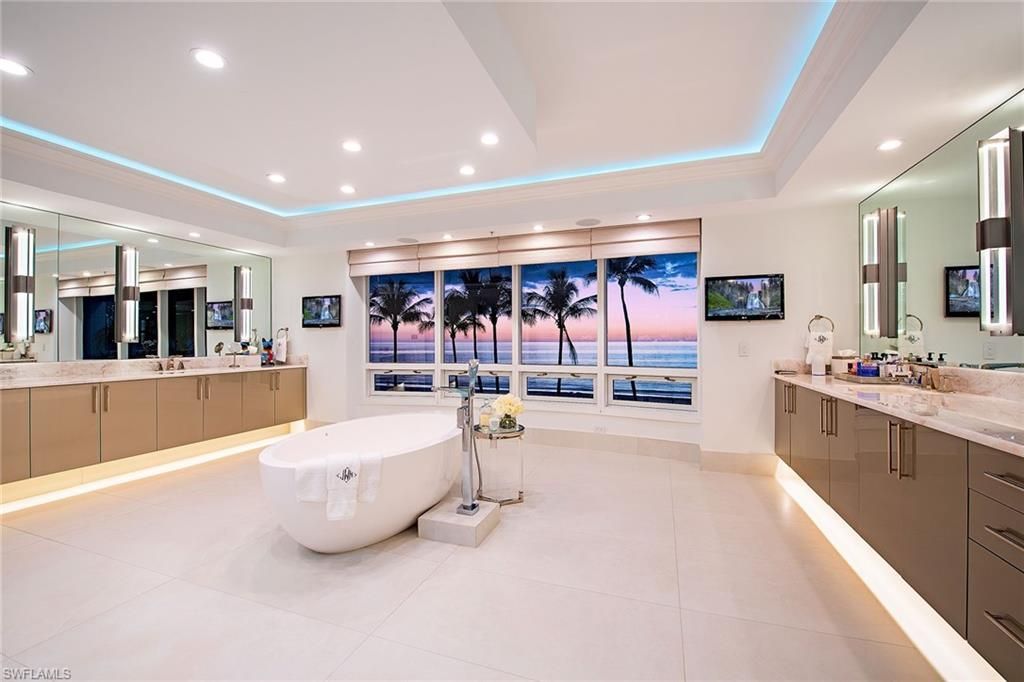 9235 Gulf Shore Dr, Unit TL2, Naples, FL 34108 Photo