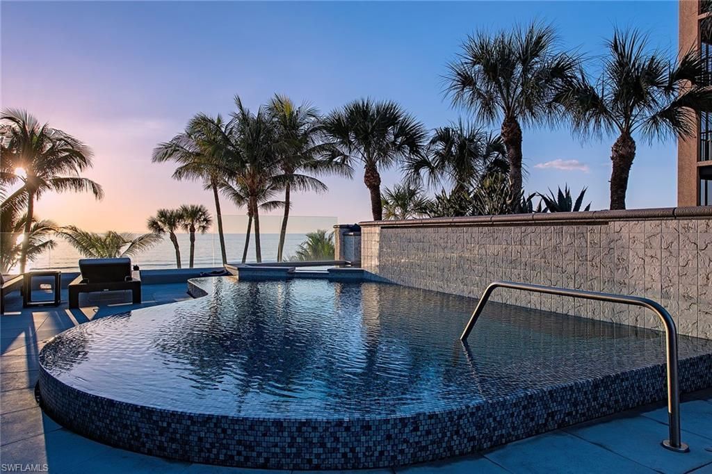 9235 Gulf Shore Dr, Unit TL2, Naples, FL 34108 Photo