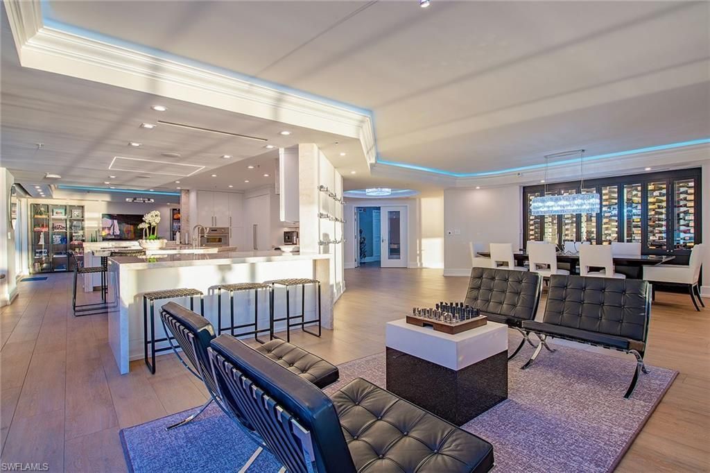 9235 Gulf Shore Dr, Unit TL2, Naples, FL 34108 Photo