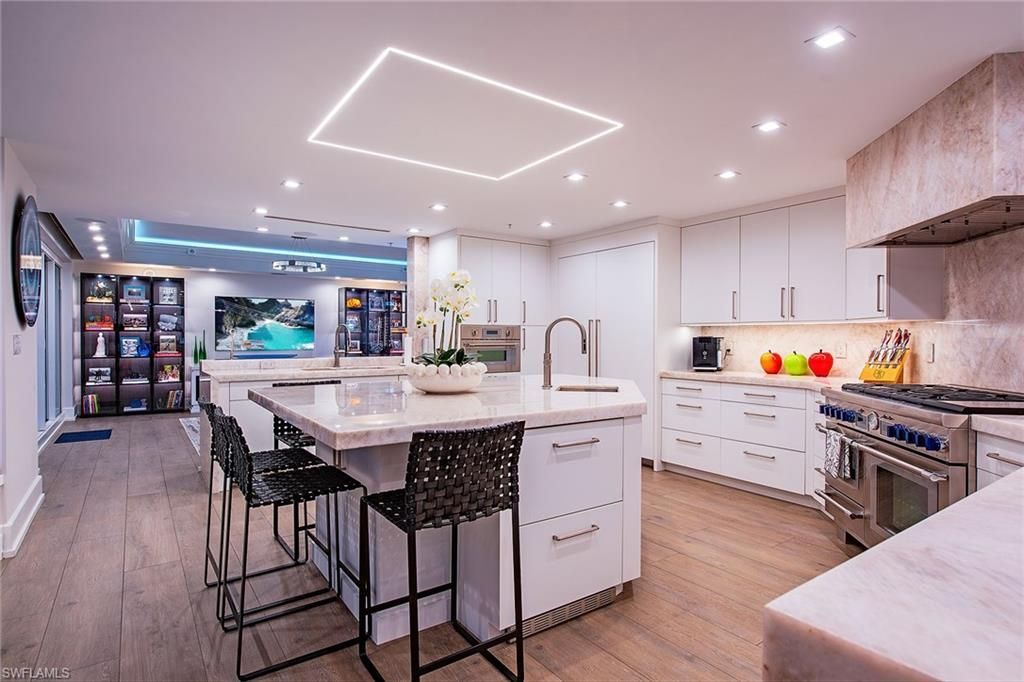 9235 Gulf Shore Dr, Unit TL2, Naples, FL 34108 Photo