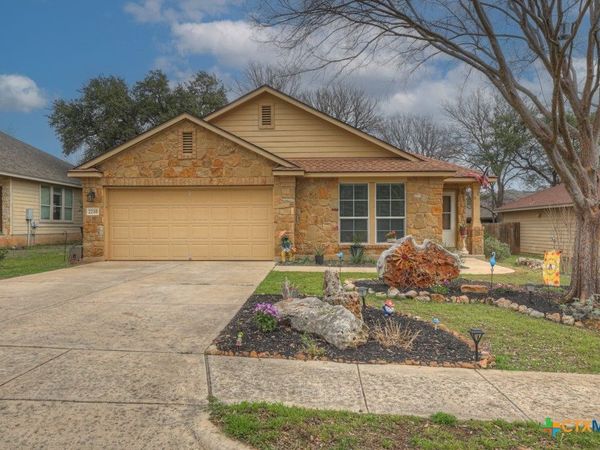 2210 Meadow View Drive, San Marcos, TX 78666