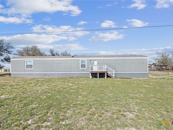 606 W Lampasas Street , Lometa, TX 76853