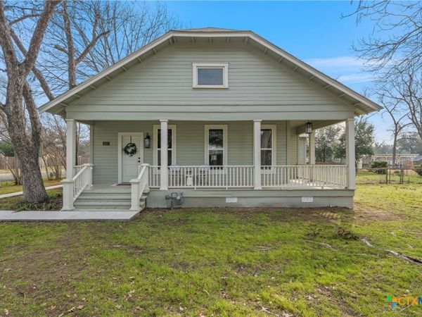 1007 N Jackson Avenue , Cameron, TX 76520