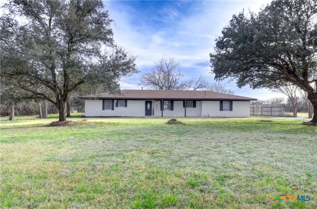 1513 W Main Street, Little River Academy, TX 76554 Main Photo