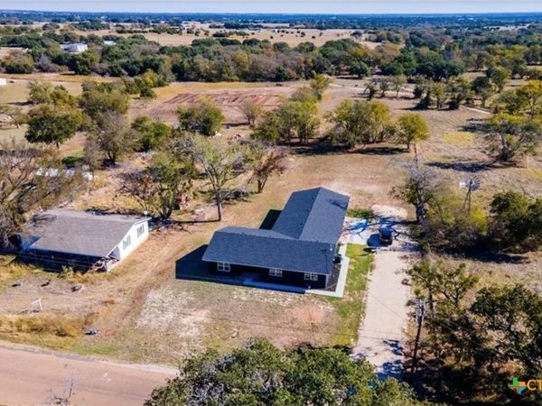 204 Barton Lane , Gatesville, TX 76528
