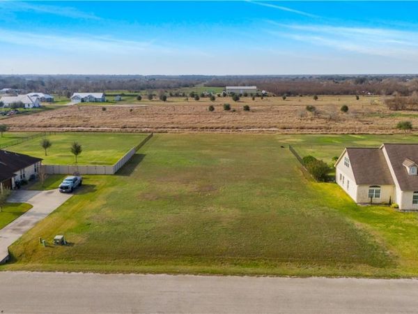 468 Wellspring Boulevard, Victoria, TX 77904