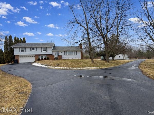 656 Wadhams Road, Kimball Twp, MI 48074