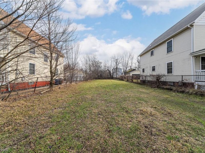 2637 E 110th Street, Cleveland, OH 44104 Photo 32