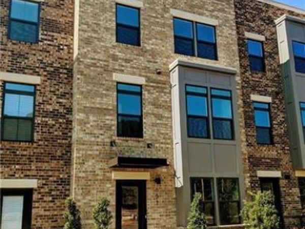 657 Uwharrie River Road , Charlotte, NC 28211