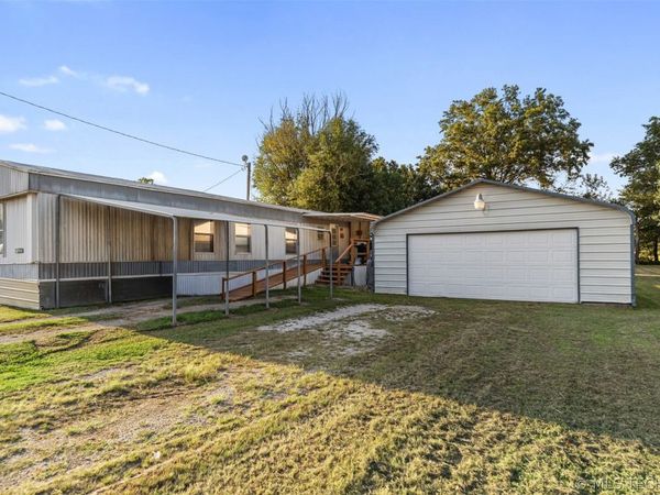 27916 S 4410 , Vinita, OK 74301