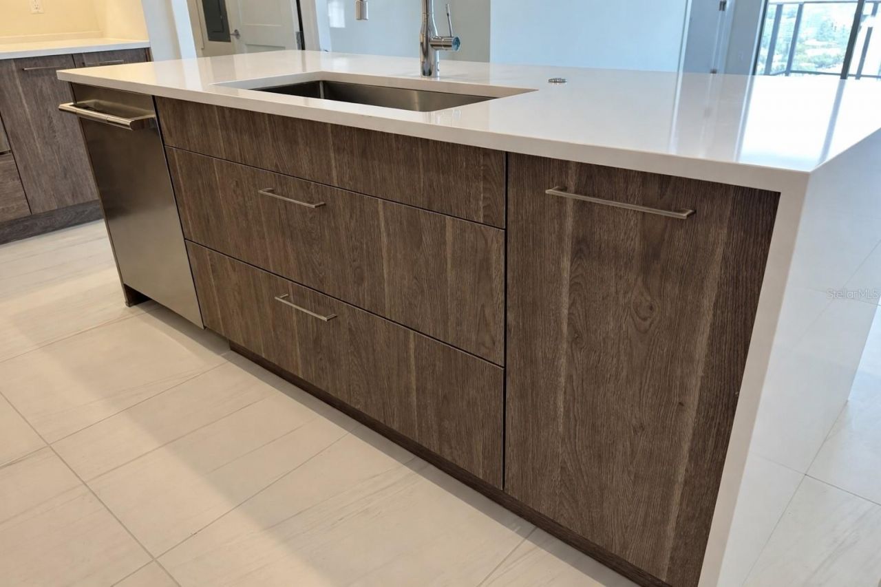 275 1st Ave S, Unit 2007, Saint Petersburg, FL 33701 Photo